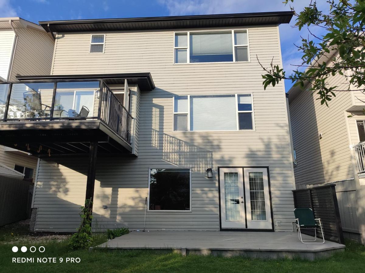 Lovely Home Calgary Bagian luar foto