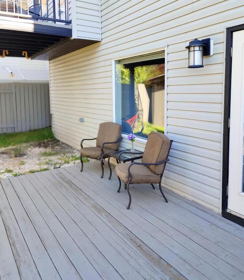 Lovely Home Calgary Bagian luar foto